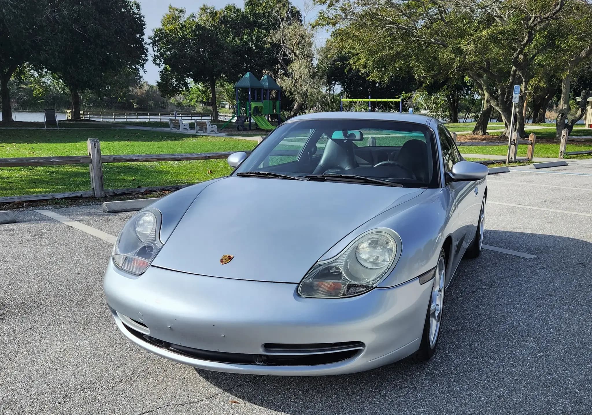 2001 Porsche 911 Carrera sold for $20,250