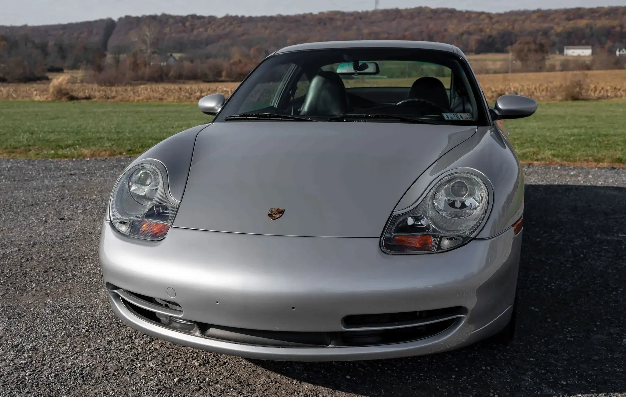 1999 Porsche 911 Carrera sold for $30,751