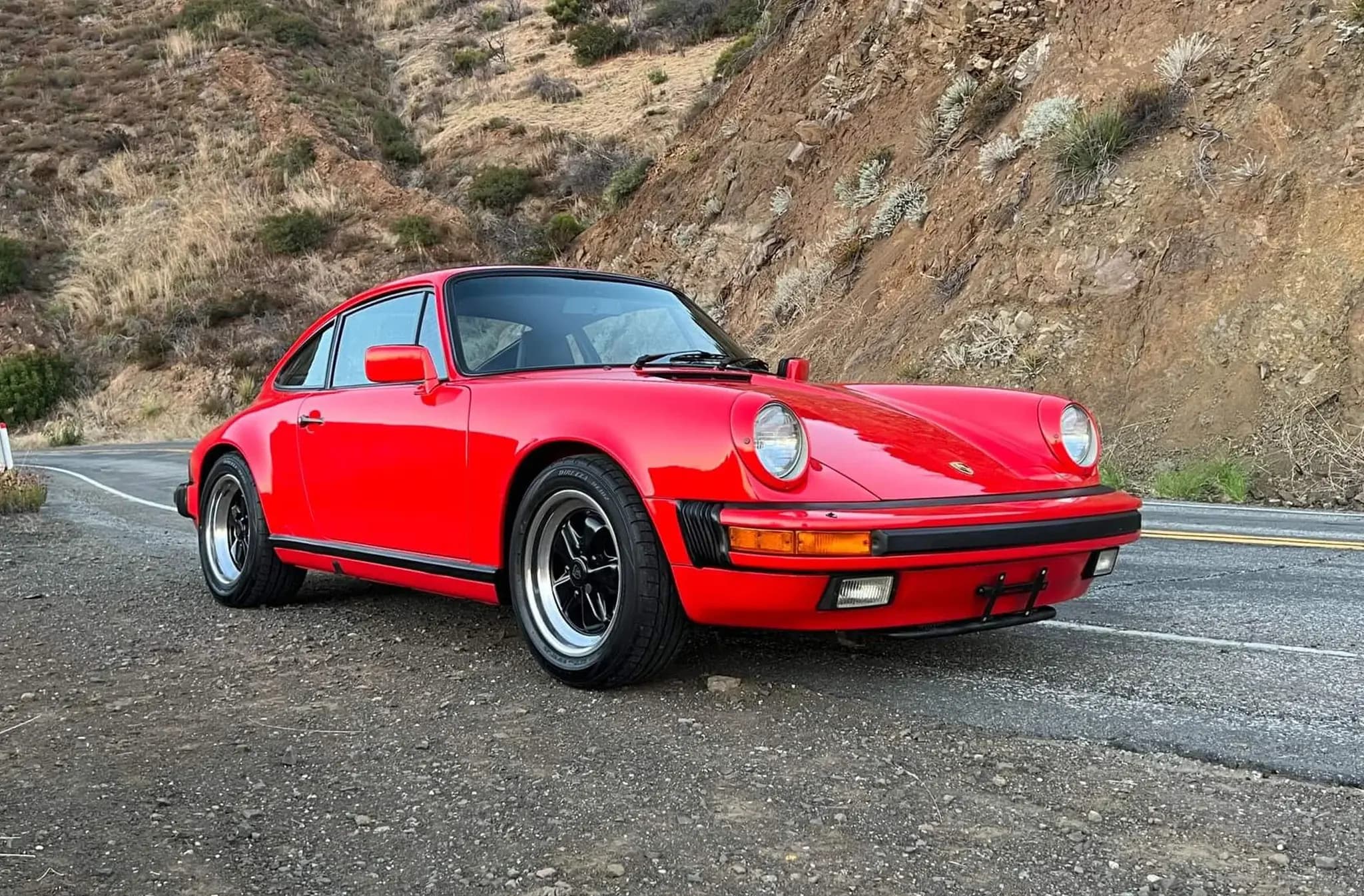 1986 Porsche 911 Carrera sold for $90,000