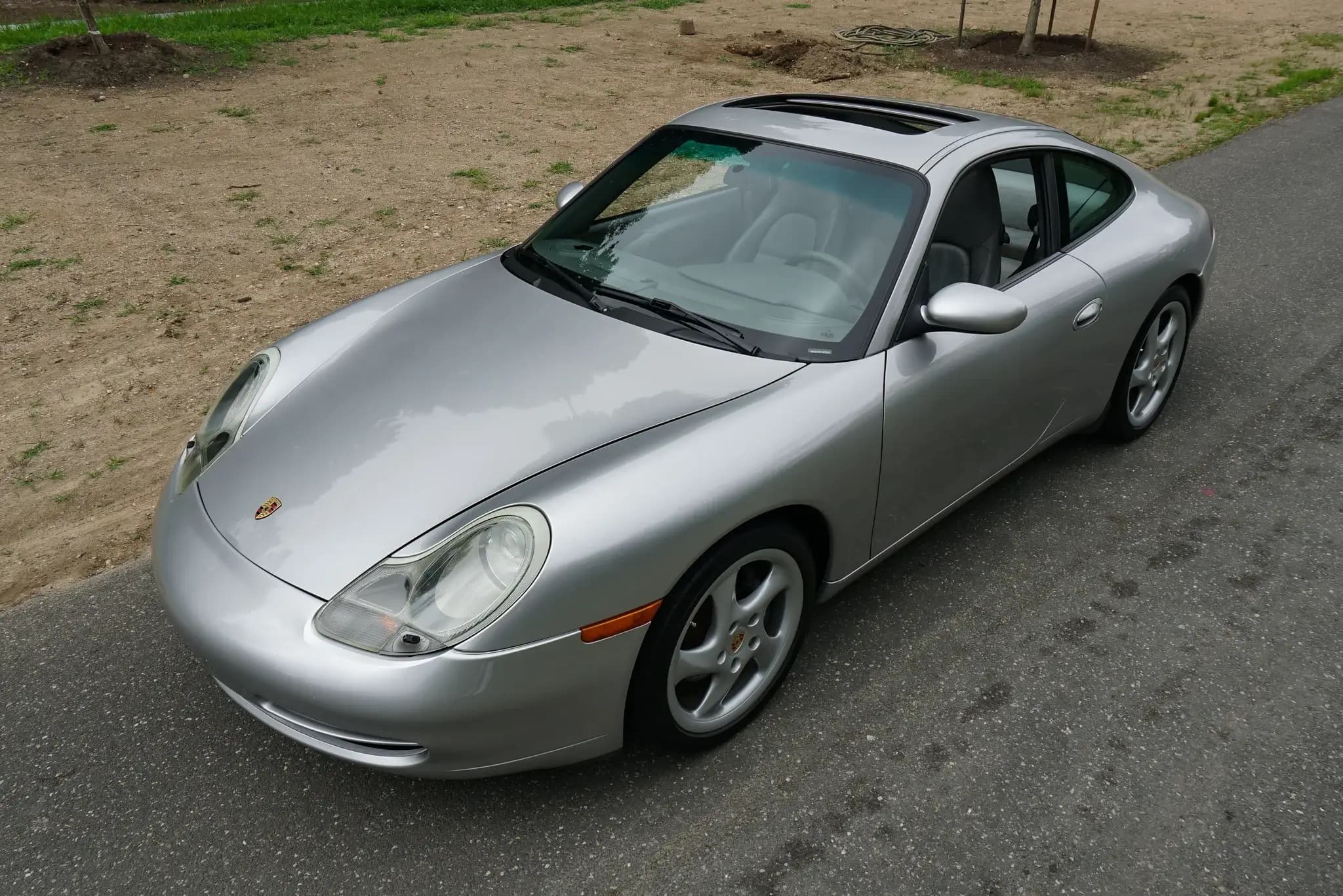 2001 Porsche 911 Carrera sold for $15,750