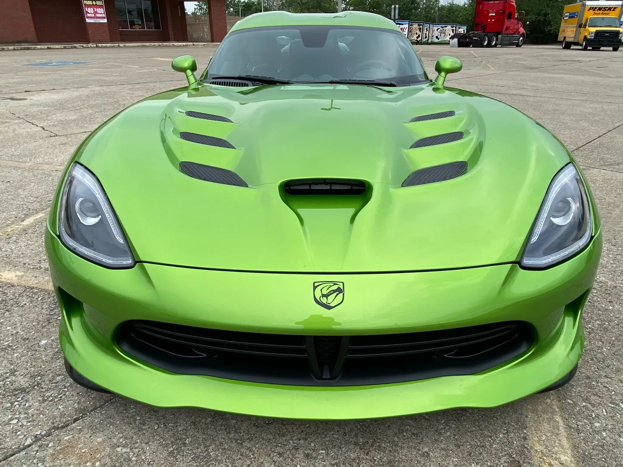 2017 Dodge SRT Viper GTC sold for $154,500