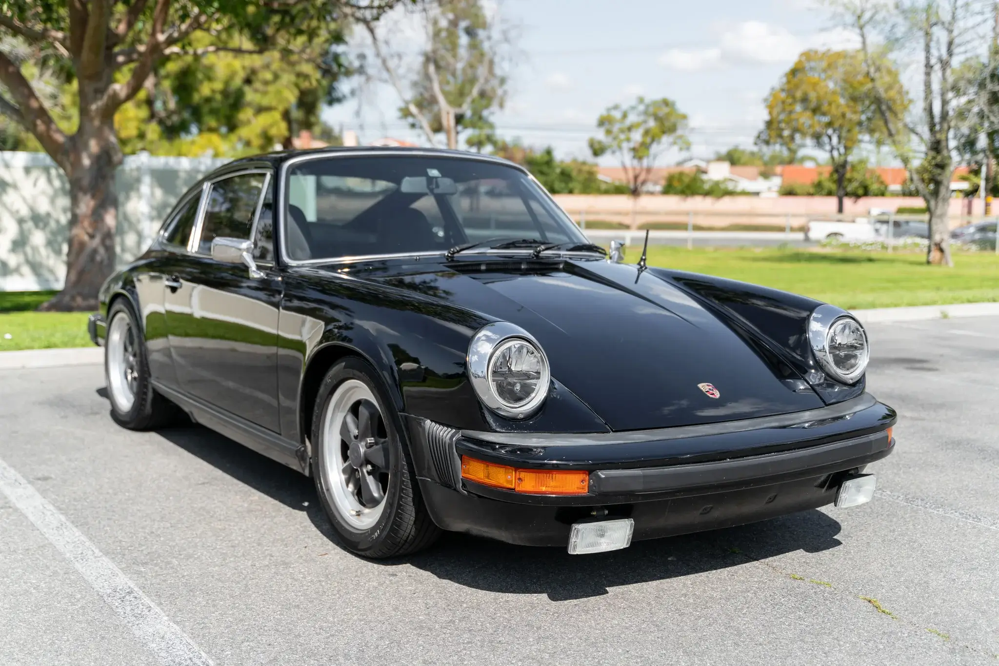 1976 Porsche 912E sold for $31,000