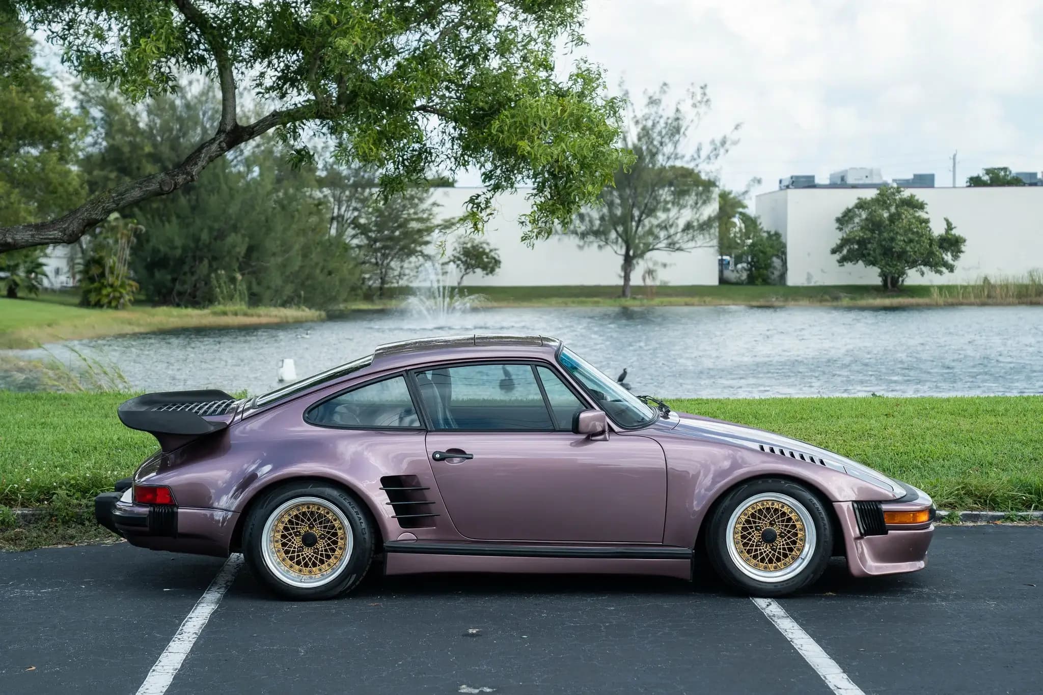 1987 Porsche 911 Carrera sold for $85,000