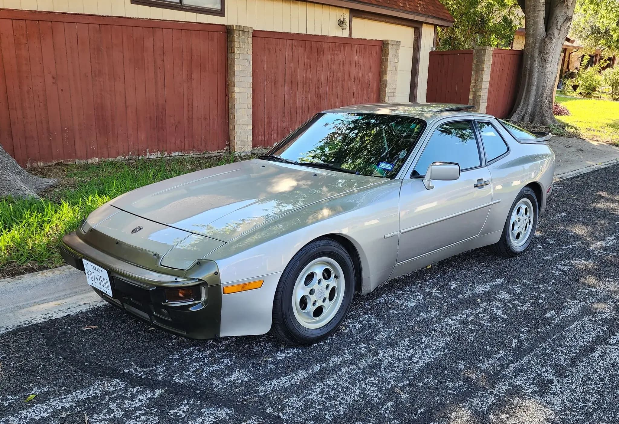 1988 Porsche 944 S sold for $15,000