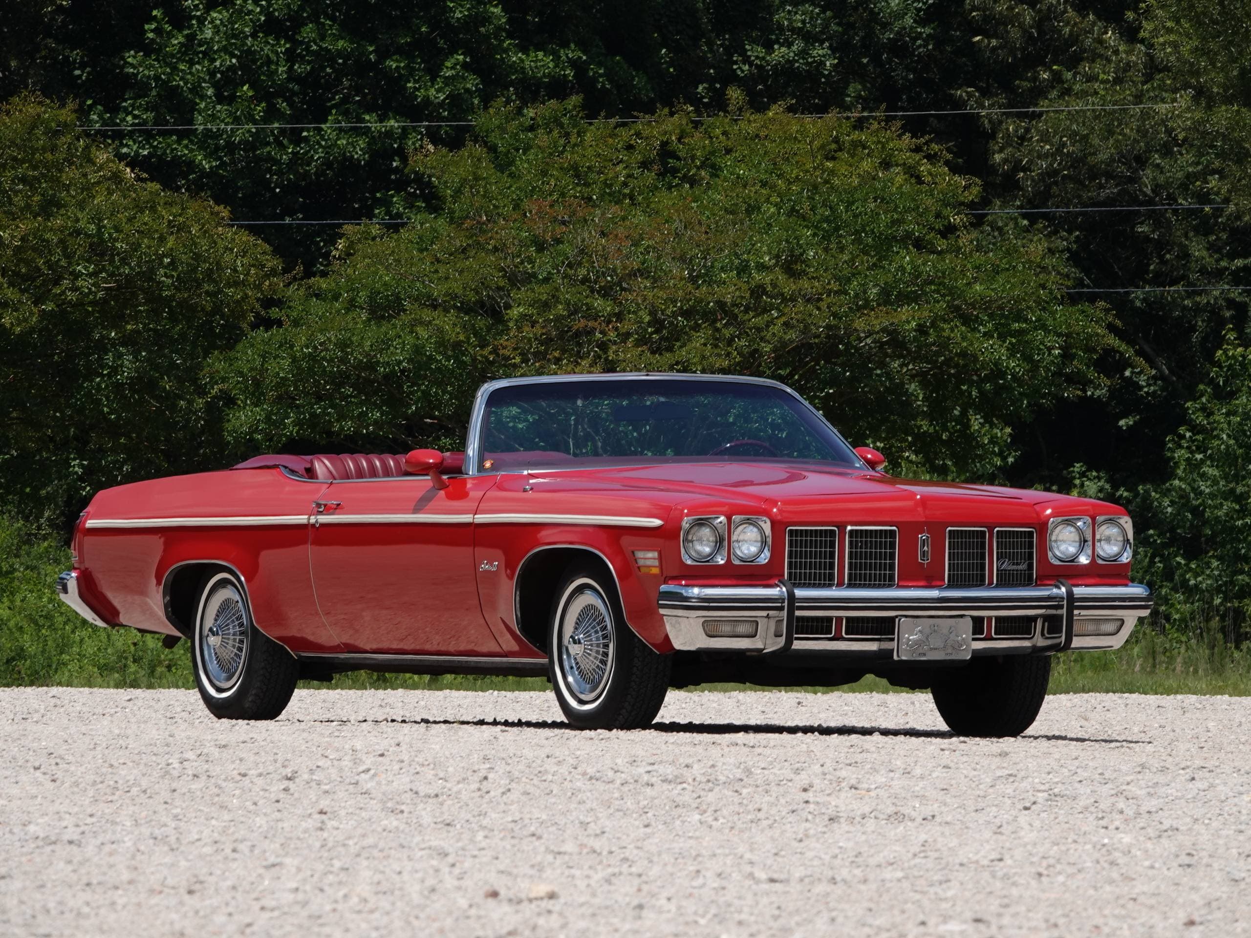 1975 Oldsmobile Delta 88 Convertible sold for $33,600