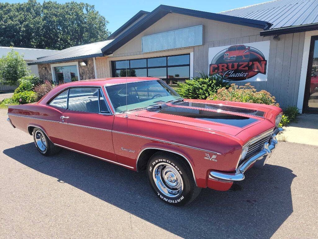 1966 Chevrolet Impala SS sold for $38,850