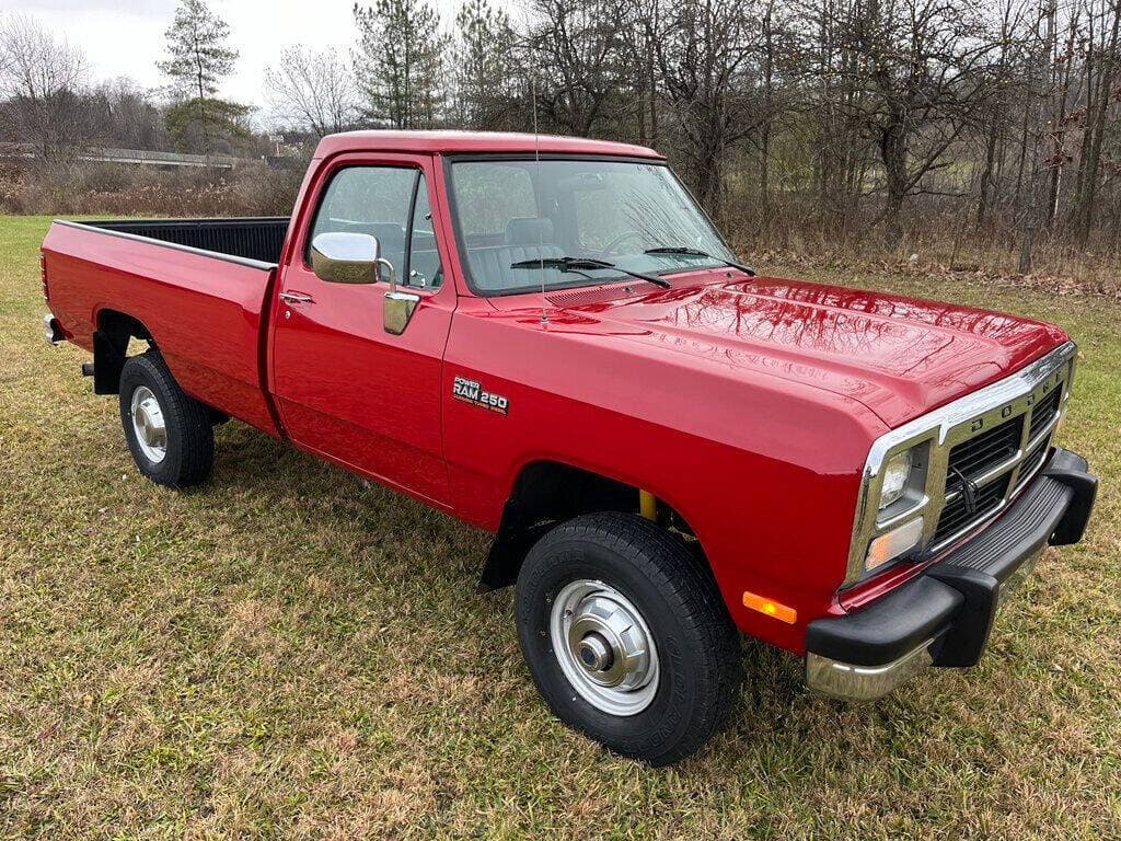 1992 Dodge RAM W250 4x4 sold for $36,750