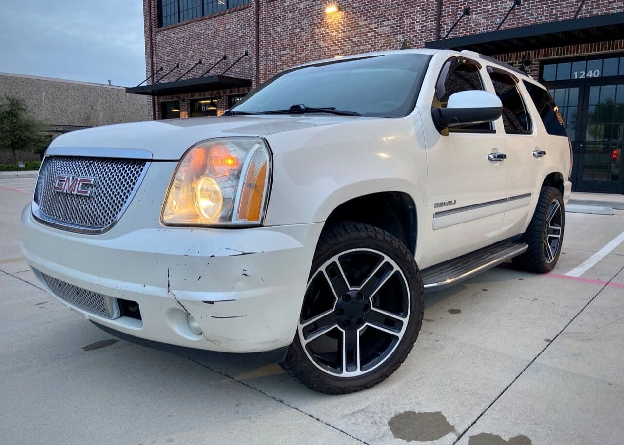 2009 GMC Yukon Denali sold for $11,550