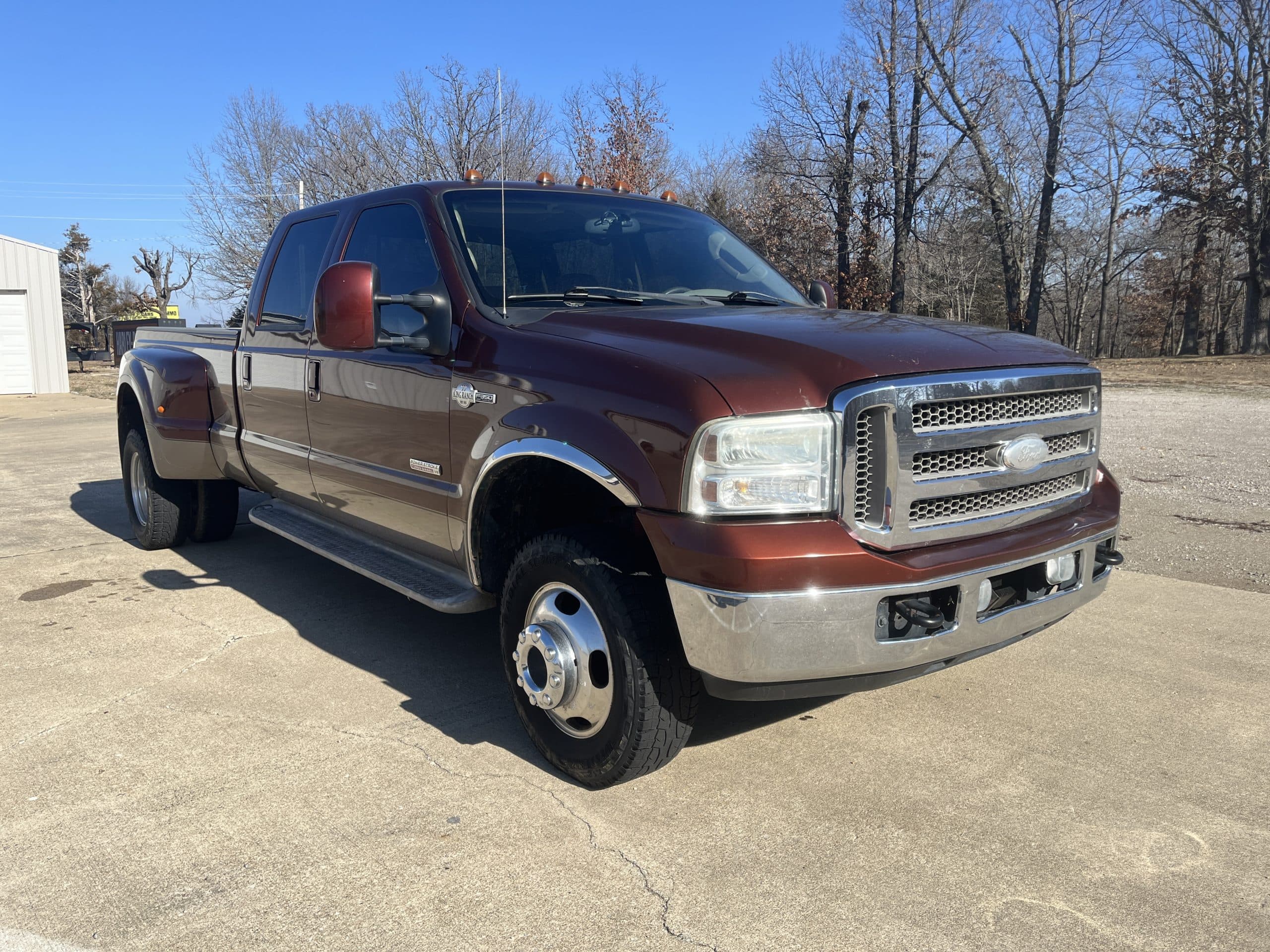 2005 Ford F350 King Ranch Fx4 Edition 4×4 sold for $21,000