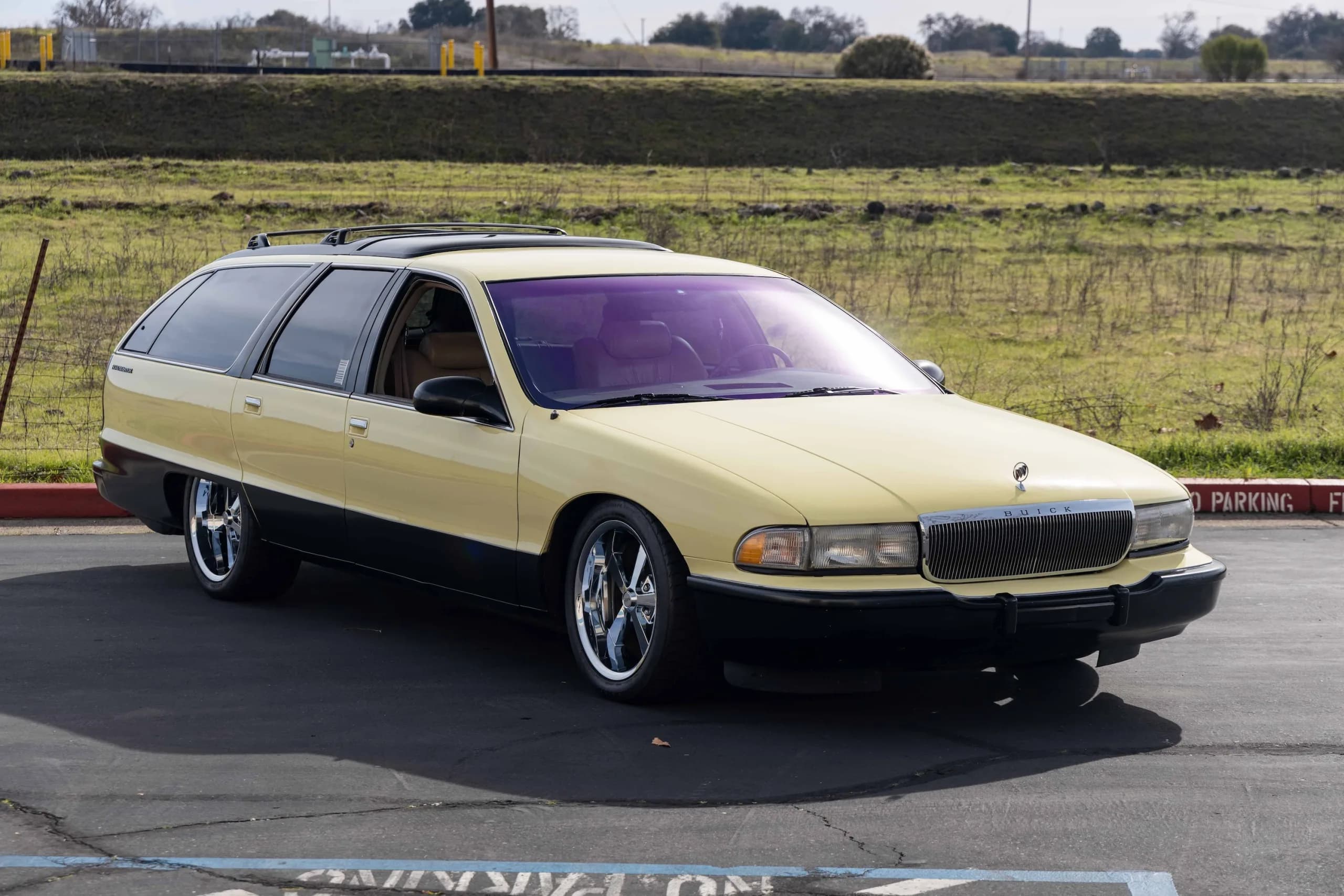 1995 Buick Roadmaster Custom Estate Wagon sold for $12,600