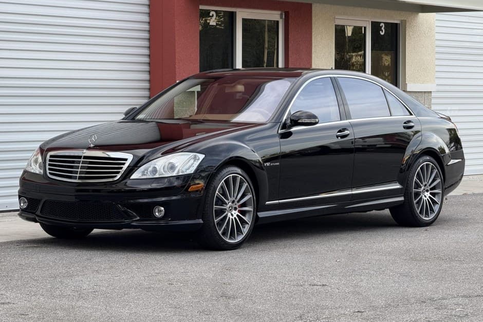 2007 Mercedes-Benz W221 S-Class sold for $23,250