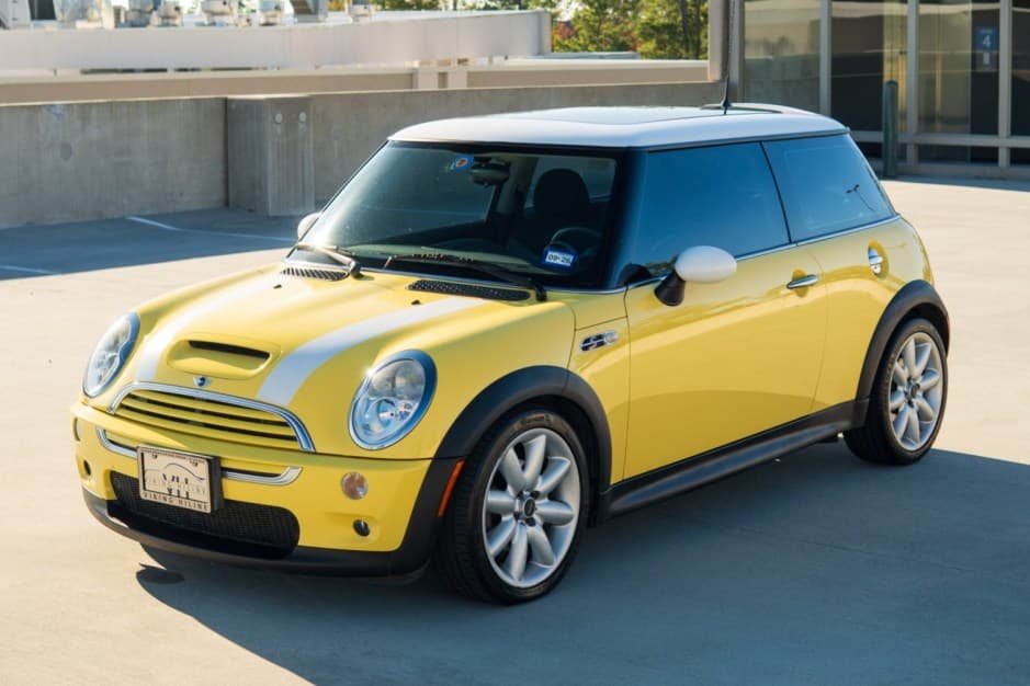 2002 Mini R53 Cooper S sold for $8,100