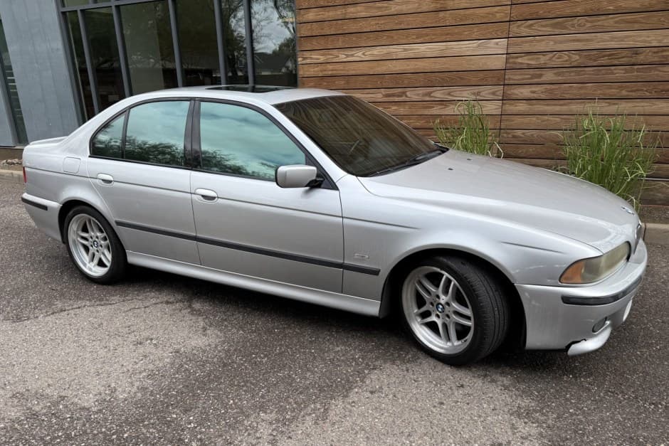 2003 BMW E39 5-Series sold for $3,300