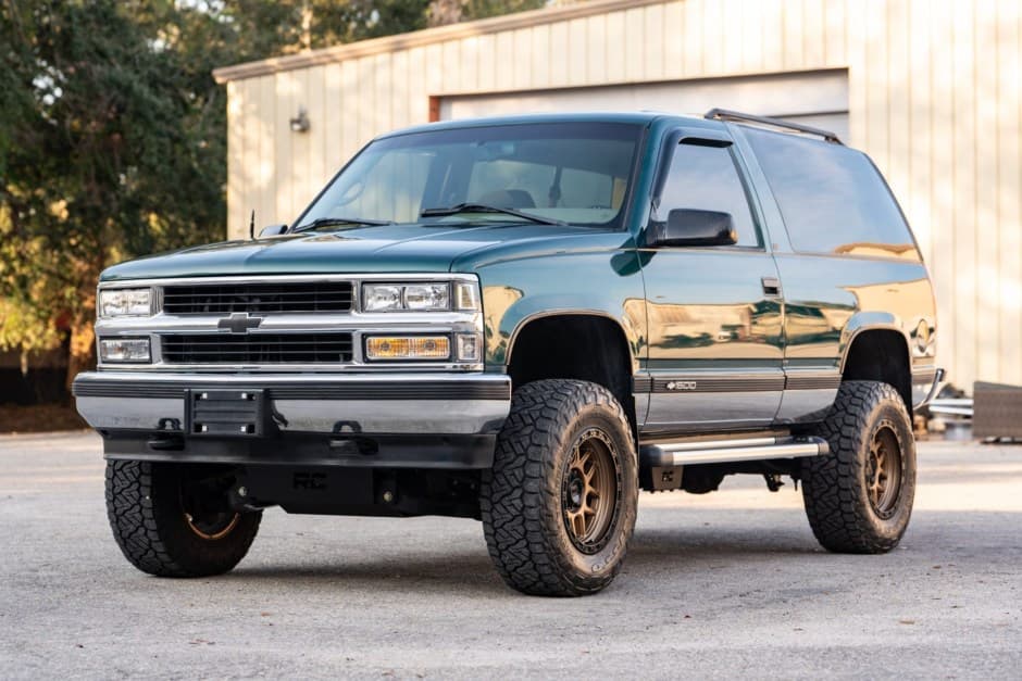 1996 Chevrolet Tahoe GMT400 sold for $11,250
