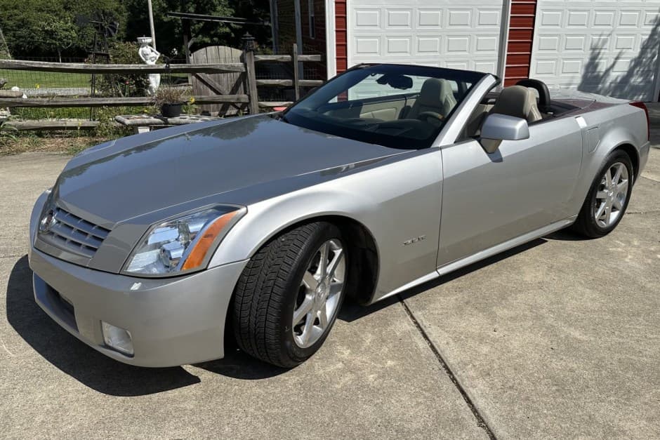 2006 Cadillac XLR sold for $19,000