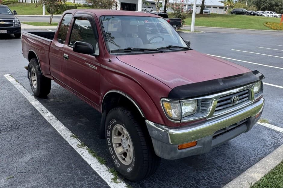 1995 Toyota Tacoma (N1X0 1995-2005) sold for $4,100