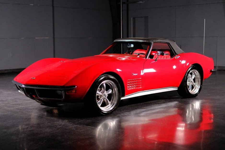 1971 Chevrolet Corvette C3 sold for $61,000