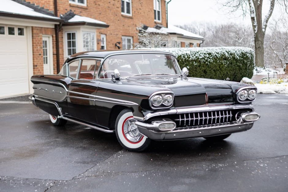 1958 Pontiac Chieftain sold for $23,850