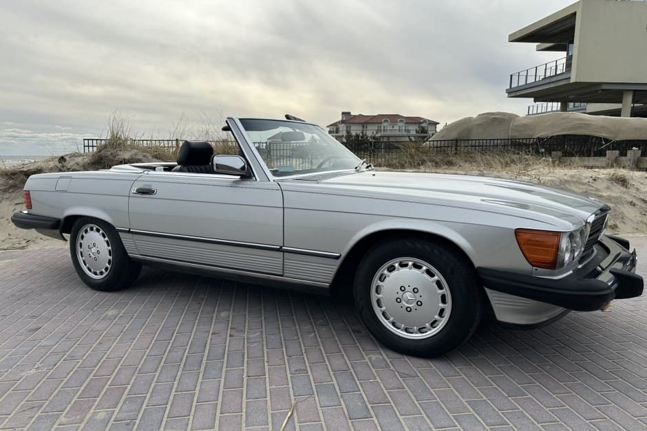 1989 Mercedes-Benz R107 SL sold for $25,000