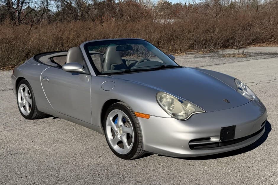 2003 Porsche 996 911 Carrera sold for $19,851