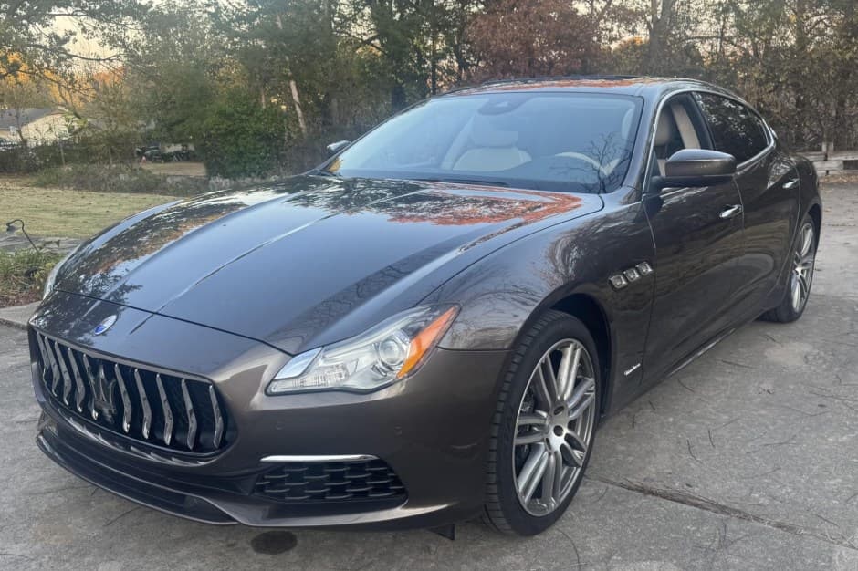 2017 Maserati Quattroporte sold for $19,250