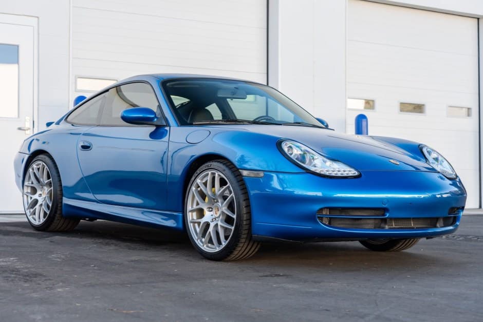 1999 Porsche 996 911 Carrera 4 sold for $35,911