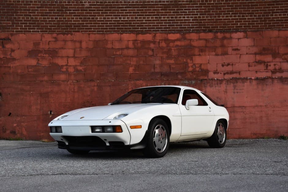 1986 Porsche 928 sold for $26,500