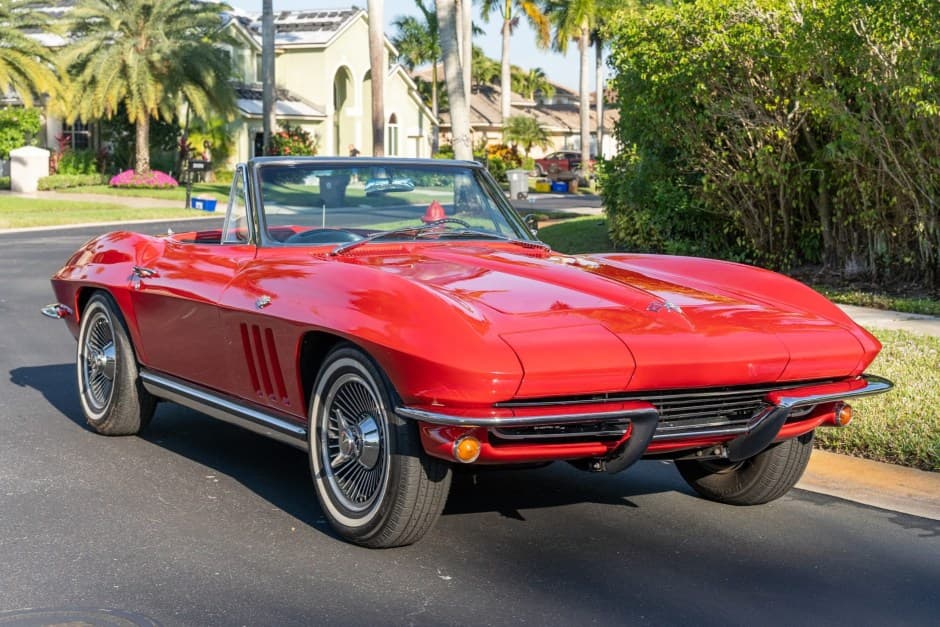 1965 Chevrolet Corvette C2 sold for $81,000