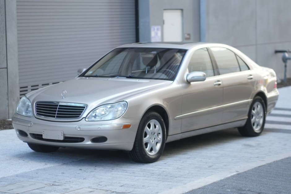 2001 Mercedes-Benz W220 S-Class sold for $8,100