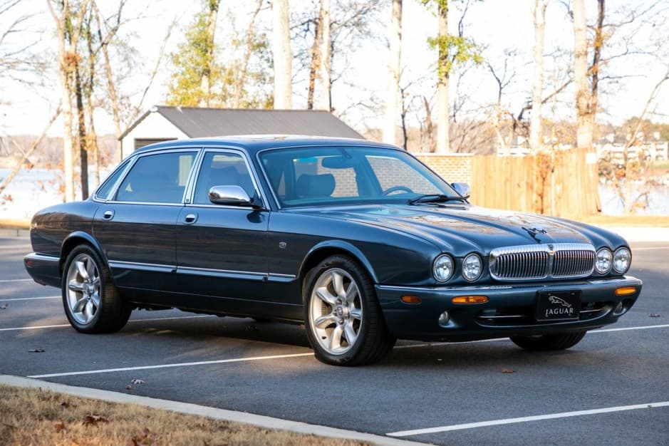 2000 Jaguar X308 XJ (1998-2003) sold for $9,500