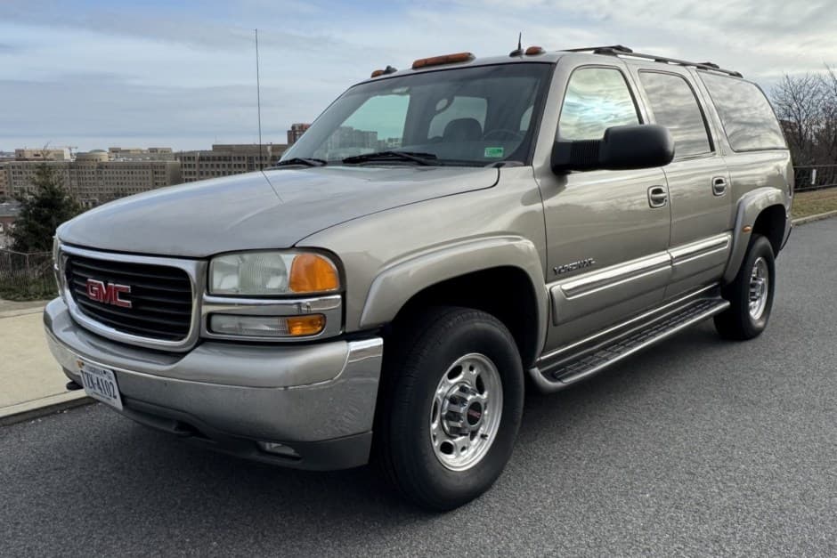 2003 GMC Yukon GMT800 sold for $23,000