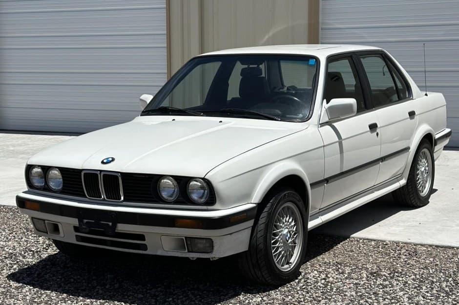 1991 BMW E30 3-Series Sedan sold for $10,500