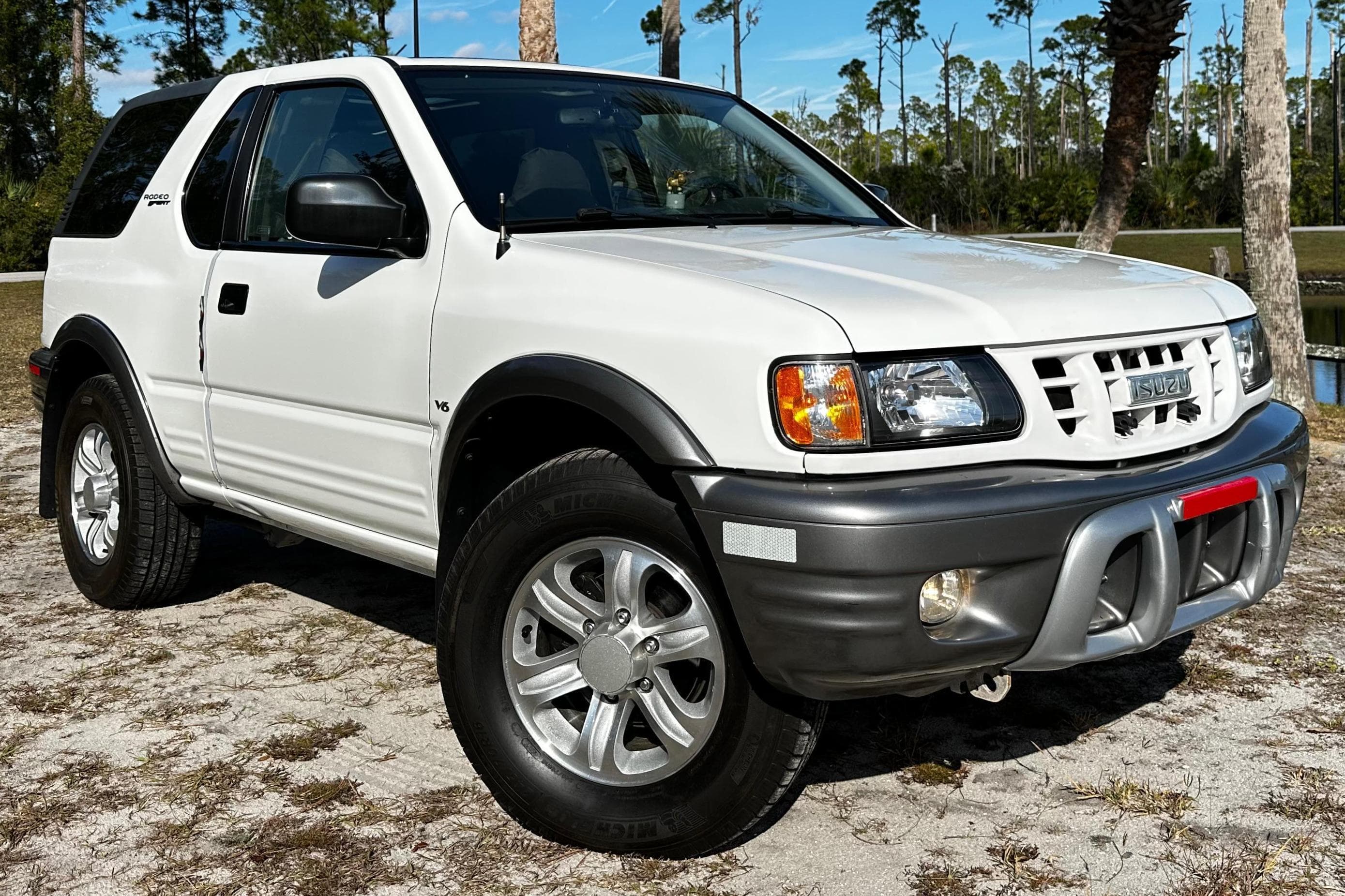 2001 Isuzu Rodeo sold for $4,111