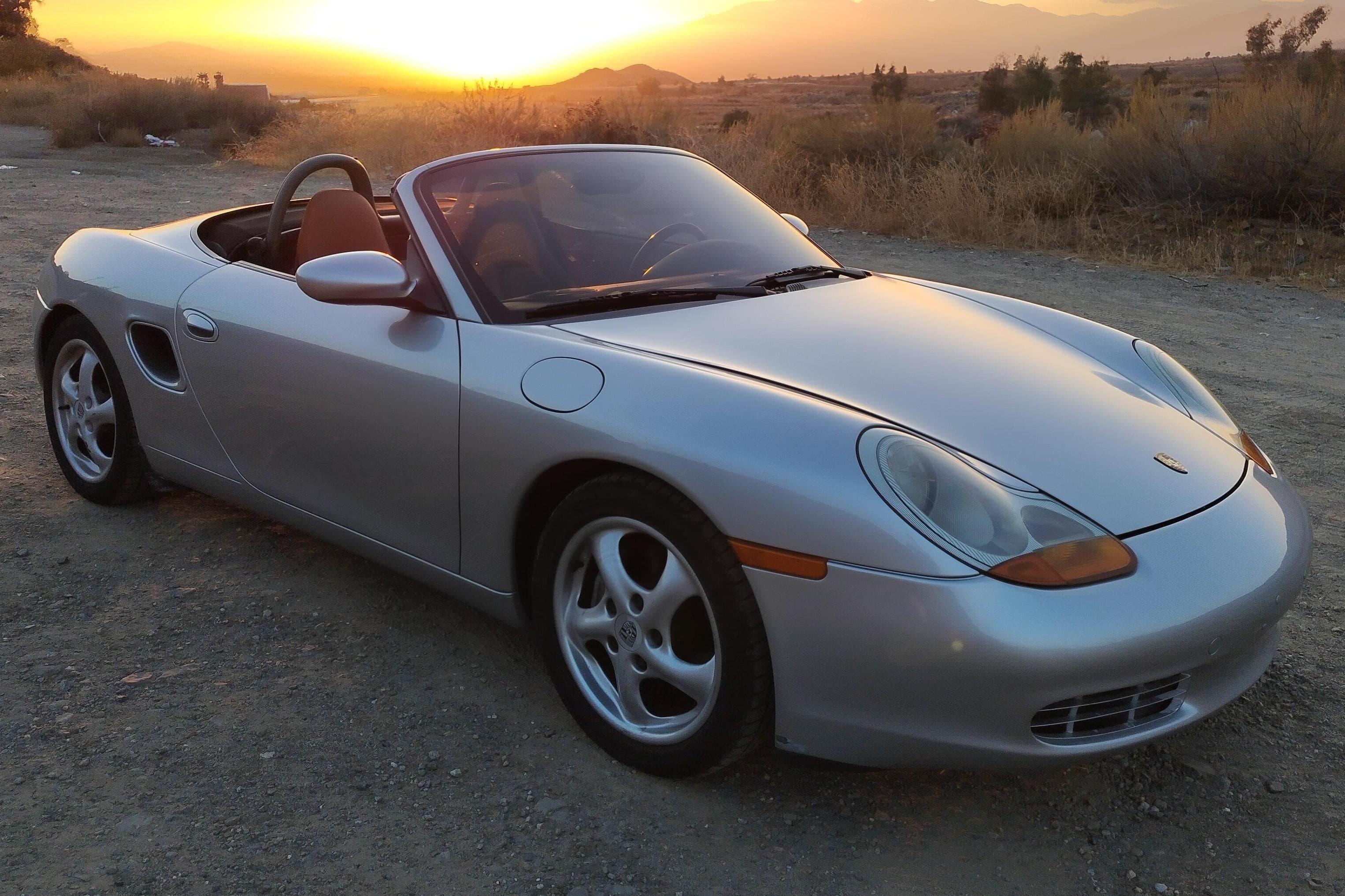 1999 Porsche 986 Boxster sold for $10,100