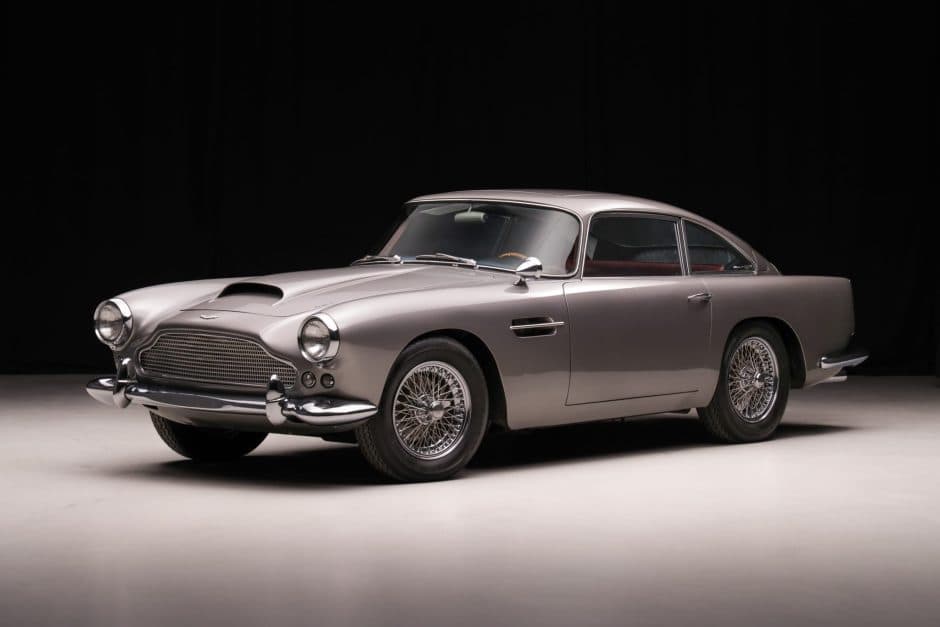 1961 Aston Martin DB4 sold for $390,000