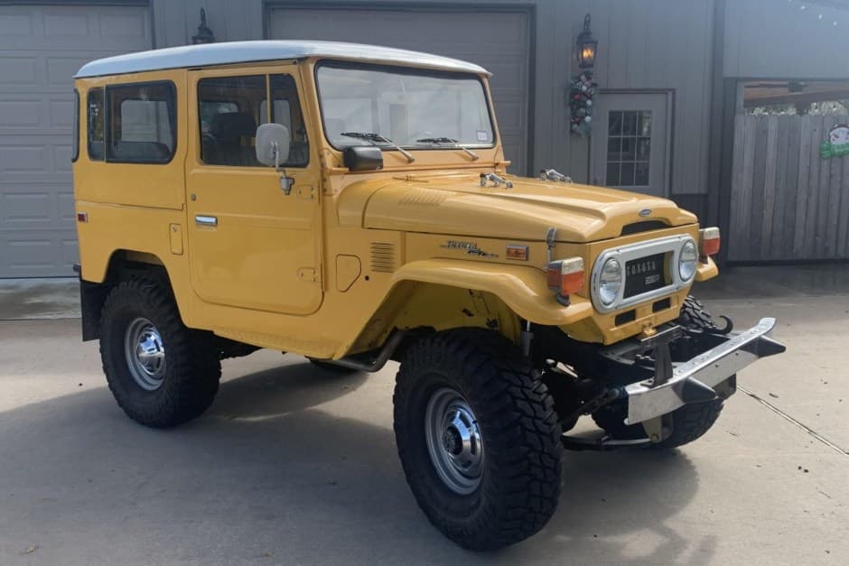 1977 Toyota Land Cruiser FJ40 sold for $33,001
