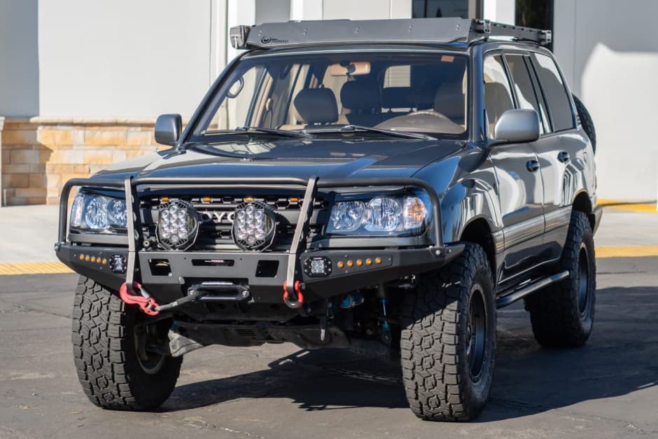 1998 Toyota Land Cruiser 100-Series sold for $44,250
