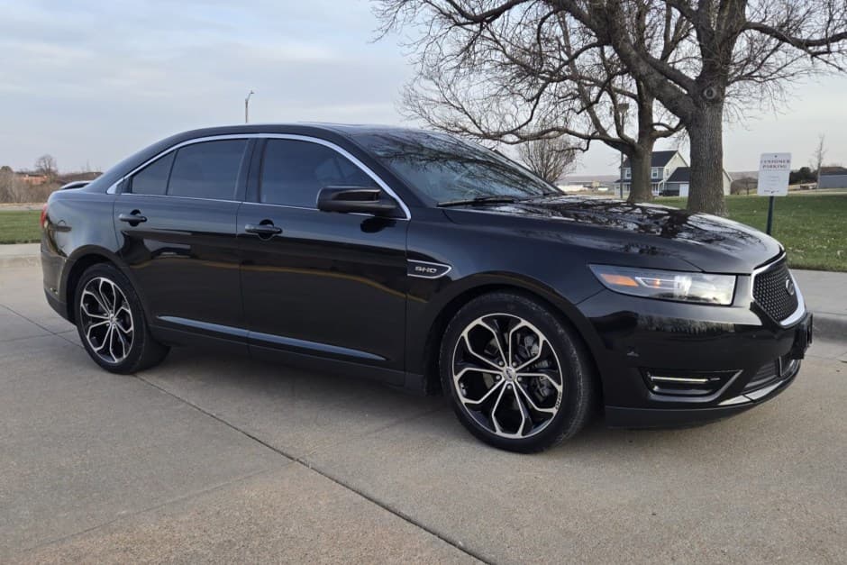 2013 Ford Taurus SHO sold for $18,750