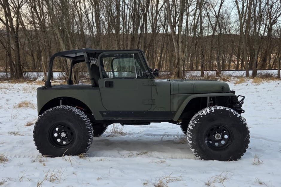 1989 Jeep Wrangler YJ (1987-1995) sold for $8,300