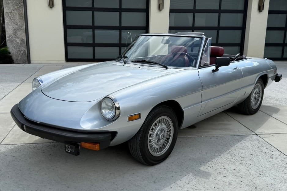 1978 Alfa Romeo 105/115 Spider Series 2 sold for $11,250