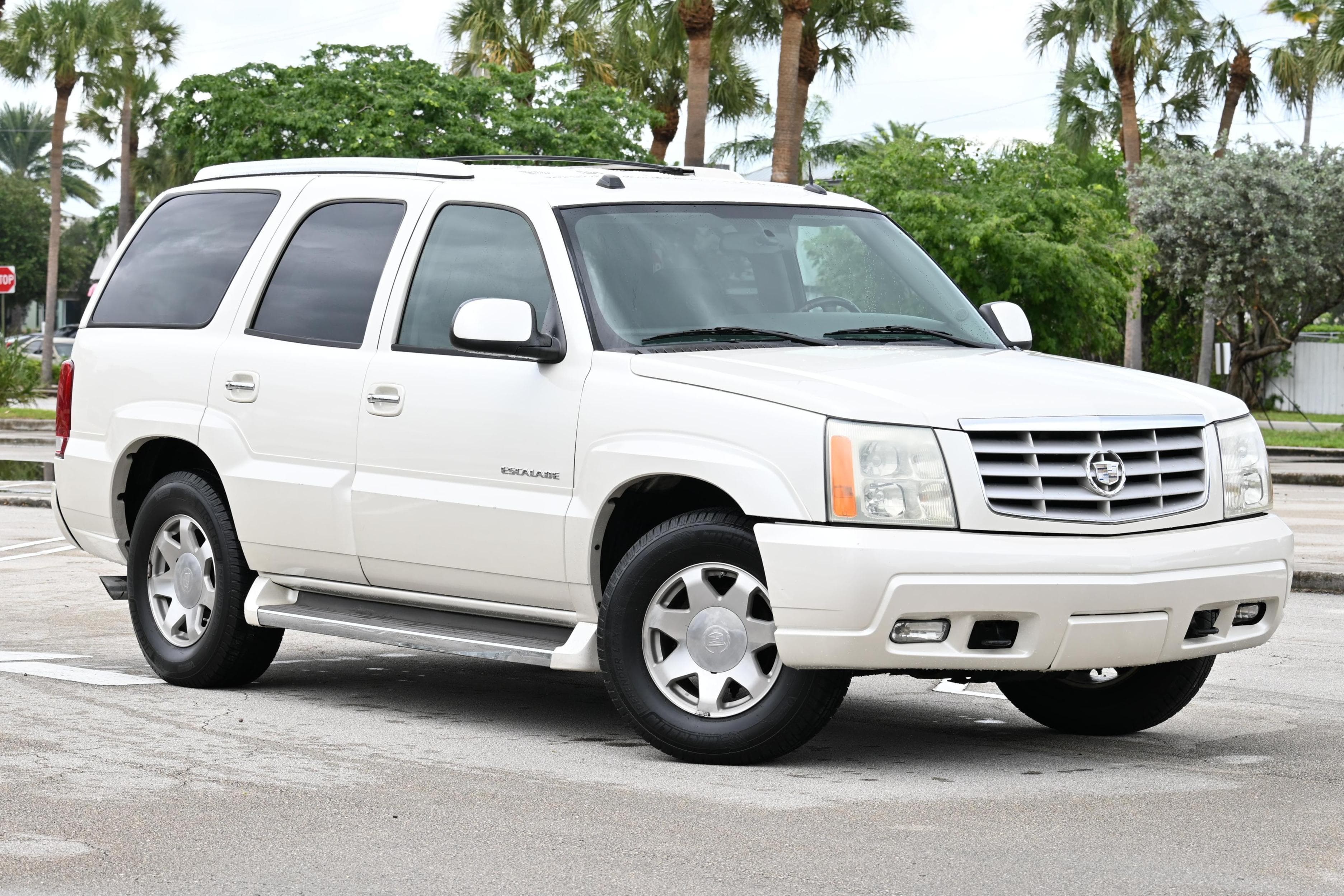 2005 Cadillac Escalade sold for $11,669