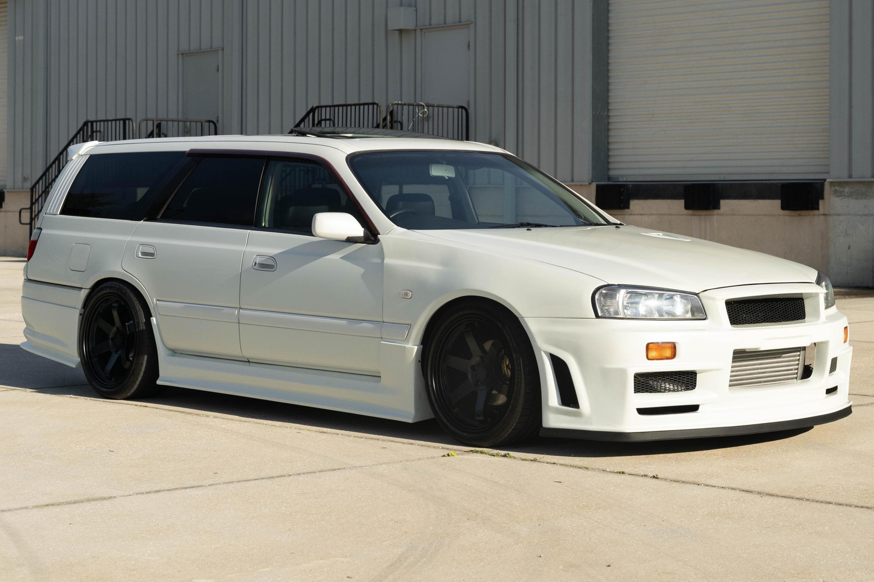2000 Nissan Stagea sold for $23,000