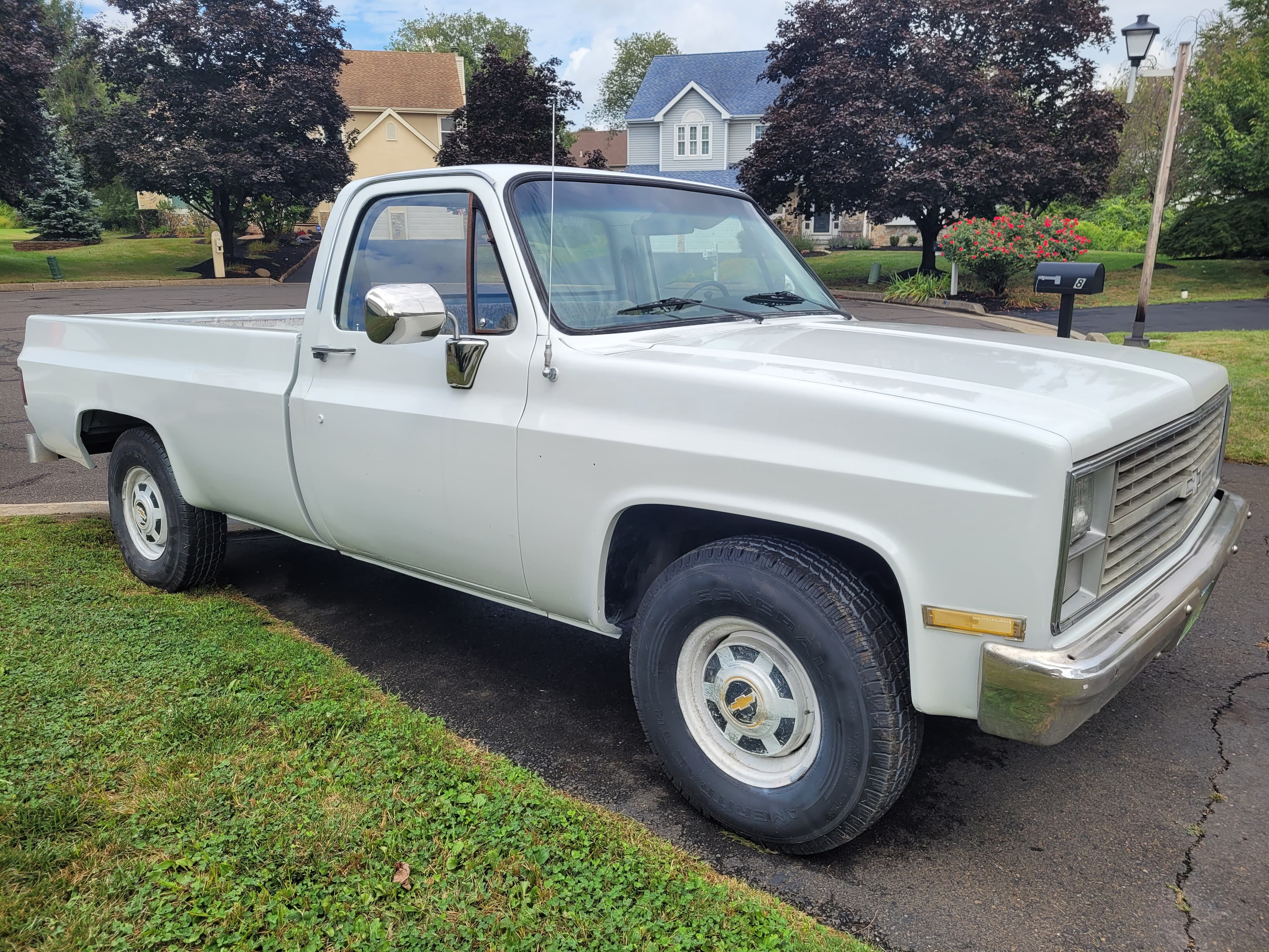 1984 Chevrolet C20 sold for $2,545