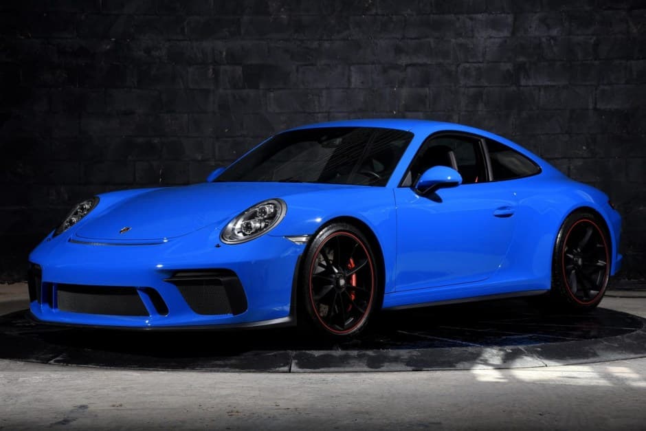 2018 Porsche 991 911 GT3 sold for $271,000