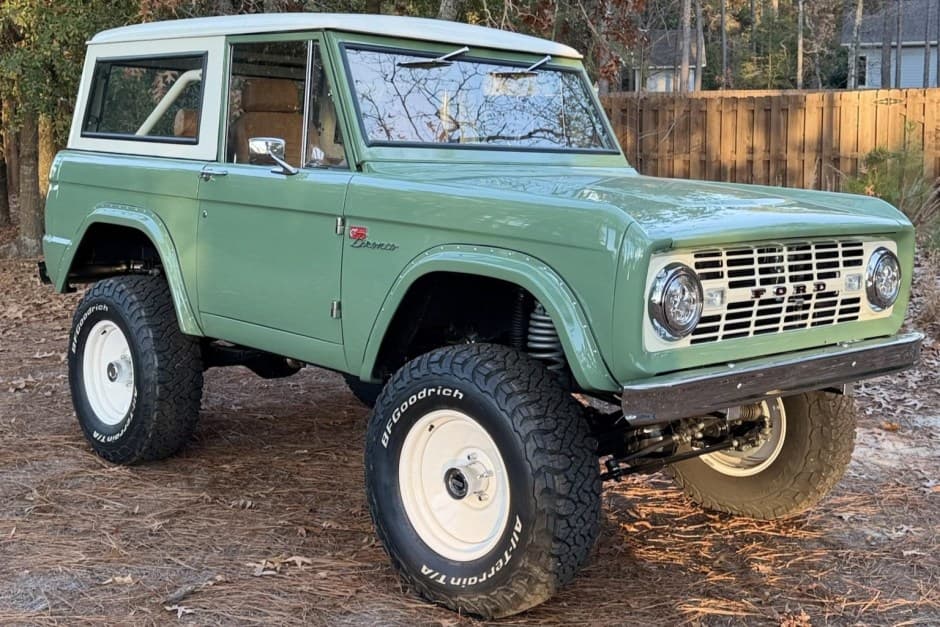 1972 Ford Bronco U13/U14/U15 1966-1977 sold for $126,000