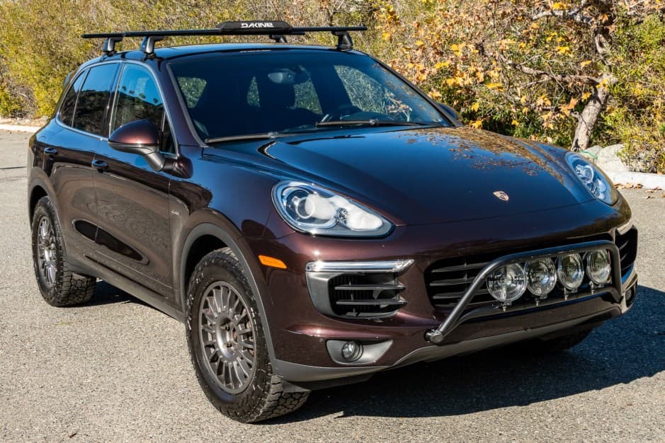 2016 Porsche 958 Cayenne (2011-2018) sold for $21,000