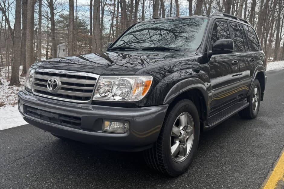 2006 Toyota Land Cruiser 100-Series sold for $17,500