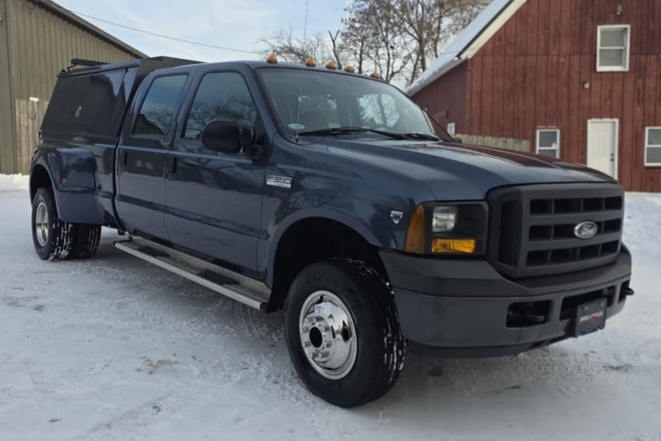 2005 Ford Super Duty 1999-2007 sold for $23,000