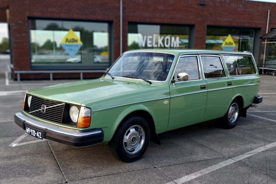 1974 Volvo 240 sold for $0