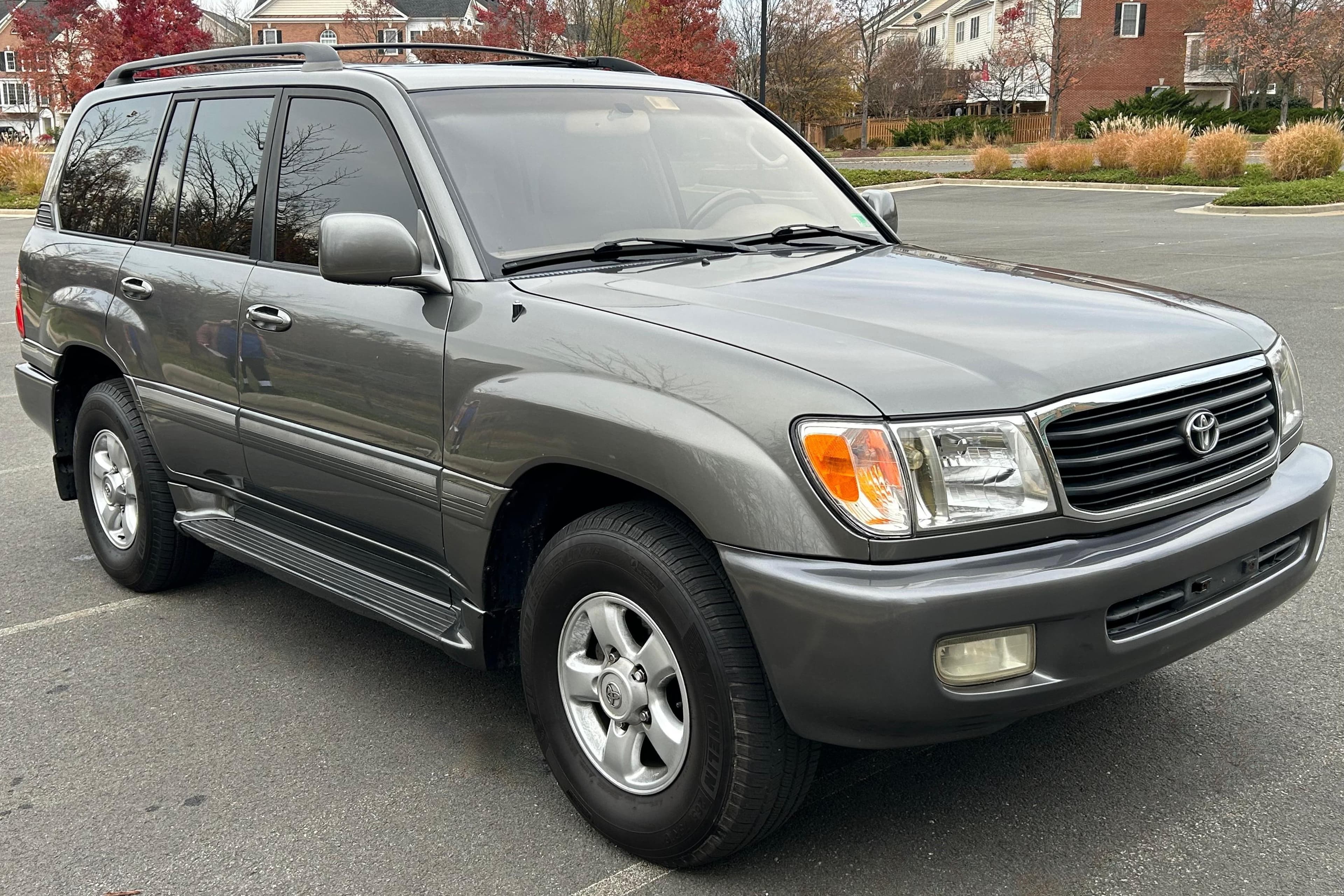 2002 Toyota Land Cruiser sold for $14,000